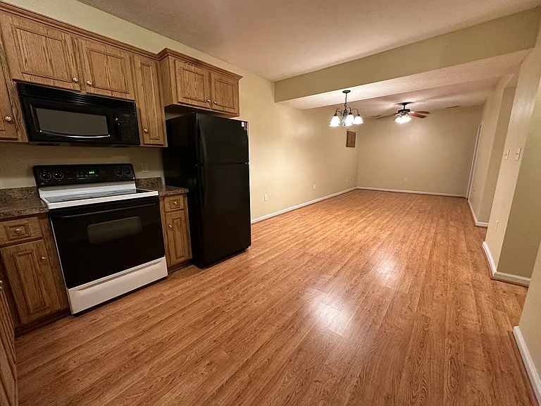 5698C Colonial Hwy — Photo 2