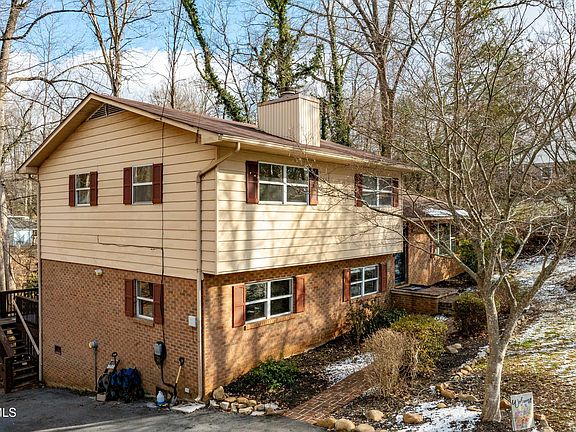 3rd image of 108 Saratoga Cir
