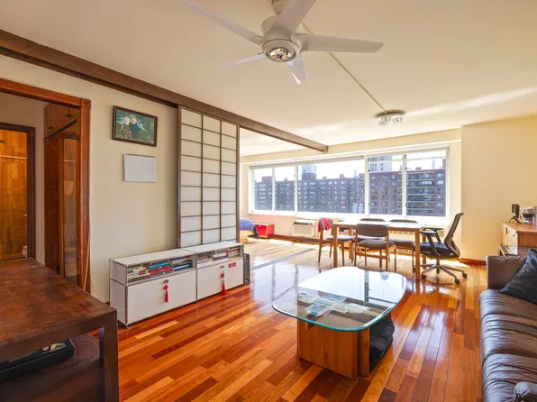 392 Central Park West image 1 of 8