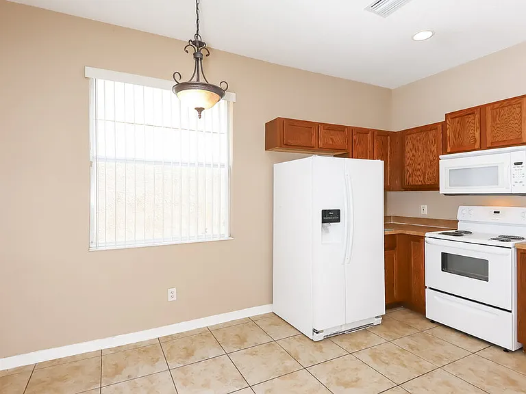 10330 Avelar Ridge Dr — Photo 6
