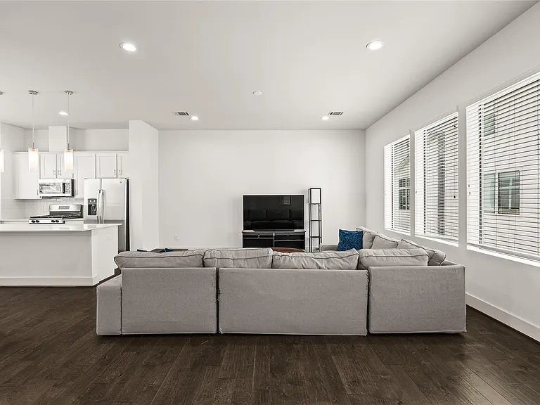 9609 Marlive Ln #B — Photo 7