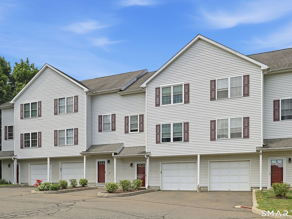 1st image of 11 Mannions Lane #8