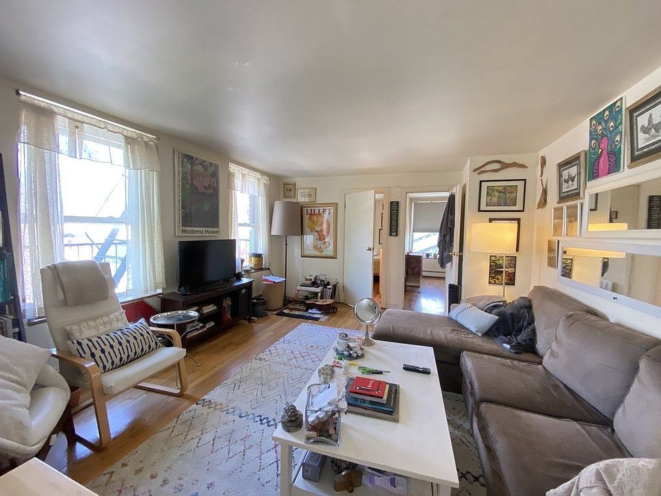 1st image of 316 Bond St #3