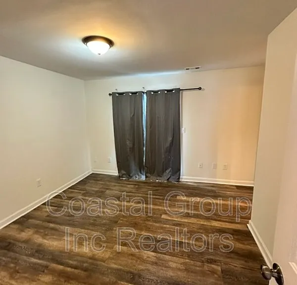 458 Falling Ln #1 — Photo 8
