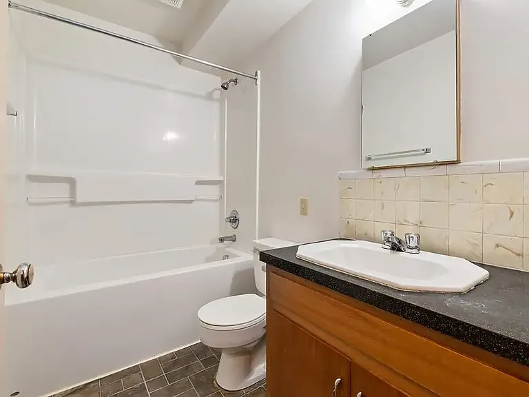 535 Belfast St SE — Photo 18