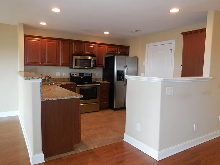 341 Coldwater Dr — Photo 4
