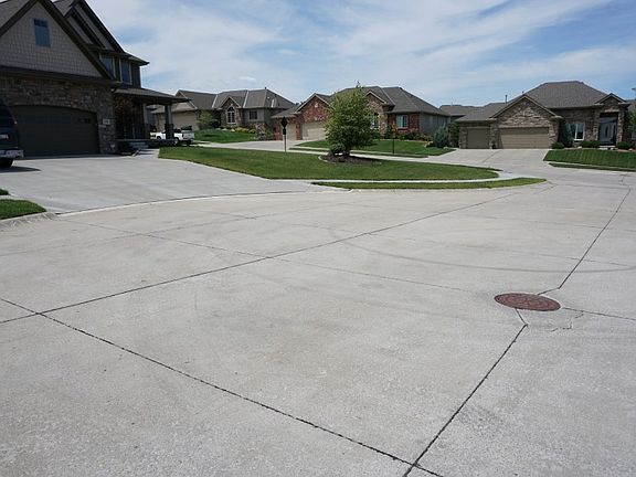 4th image of 16804 Ohio Cir