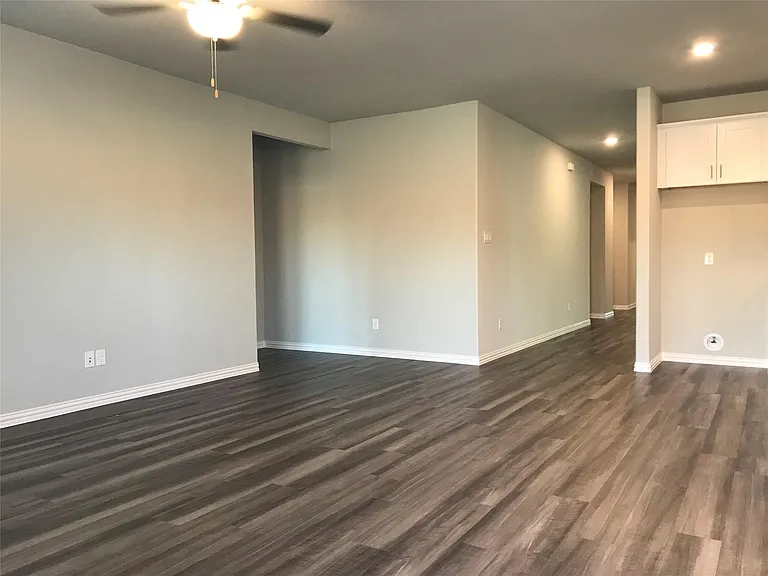 1806 Canyon Ln — Photo 8
