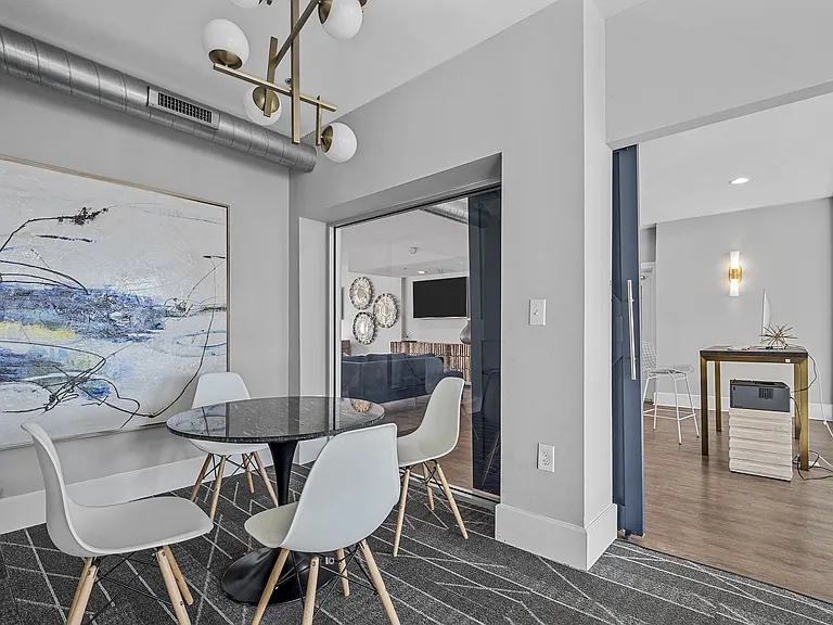 5 Mockingbird Apartments — Photo 15