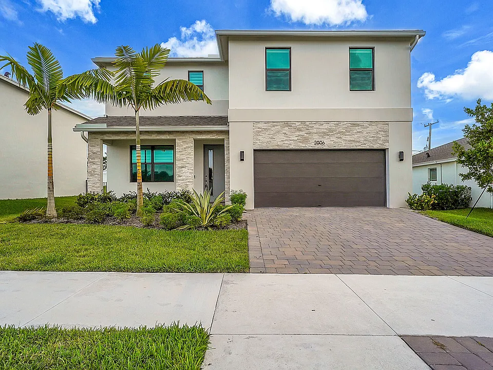2006 NE Ocean Dunes Dr