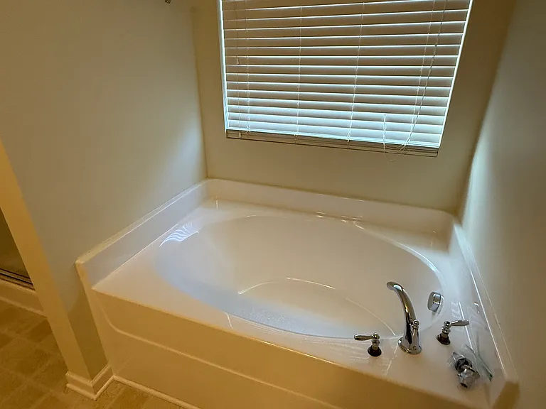 1629 Robindale Dr — Photo 15