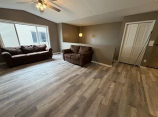 557 Kendall Dr, Hastings, MN 55033
