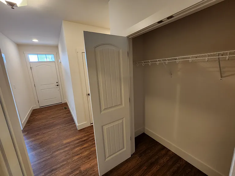 5435 Mendenhall Dr — Photo 8