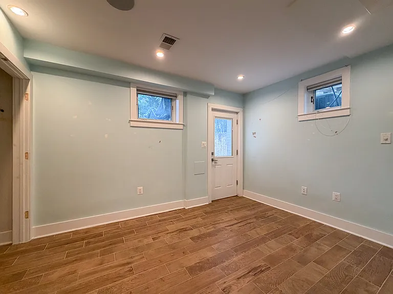 1601 Hobart St NW #1 — Photo 30