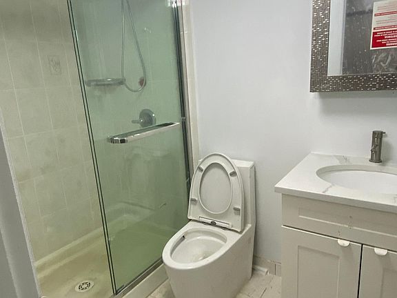 4th image of 647 Targee St #1