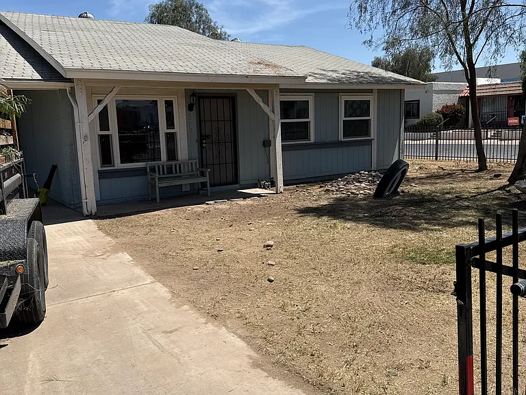 4627 S Hanna Dr — Photo 1