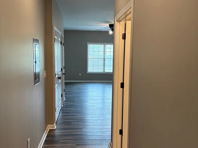 236 Calumet Dr — Photo 6