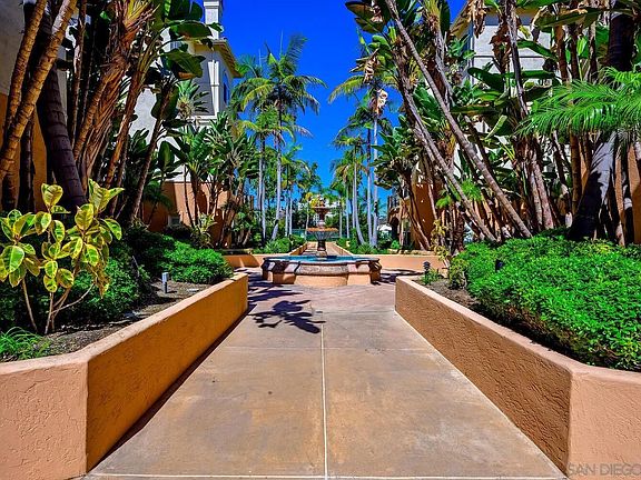 2nd image of 640 Camino De La Reina APT 1401