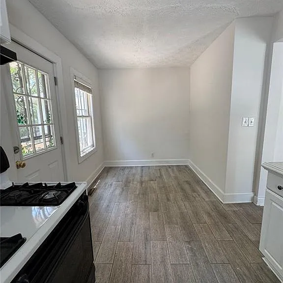 1441 Meridian St SE — Photo 10