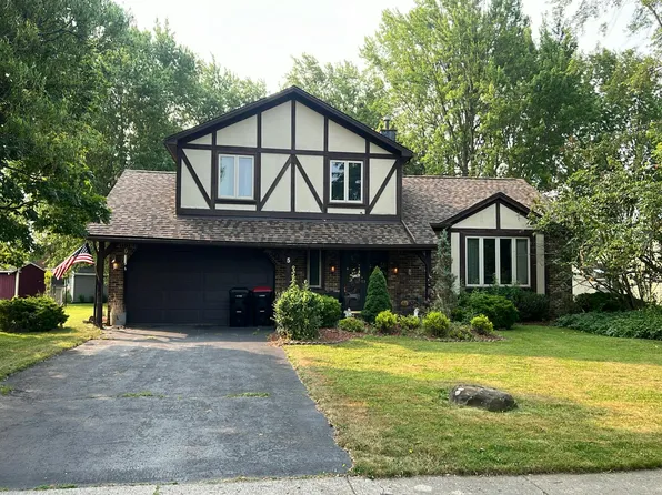5 Bridlepath Ln, Lancaster, NY 14086