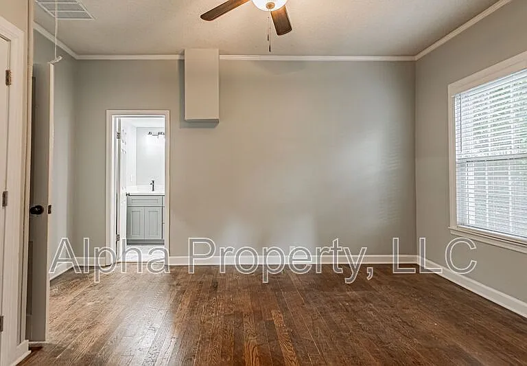 56 Hutchins St — Photo 9