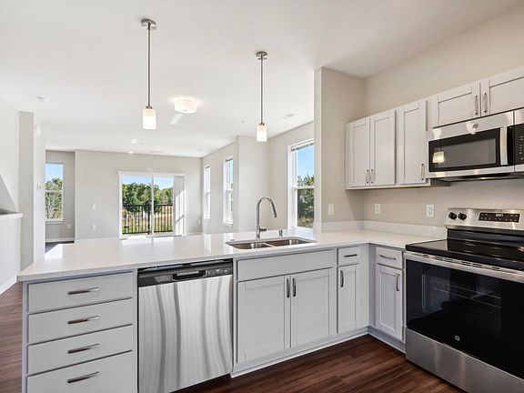 3rd image of 2674 Notre Dame Dr #708