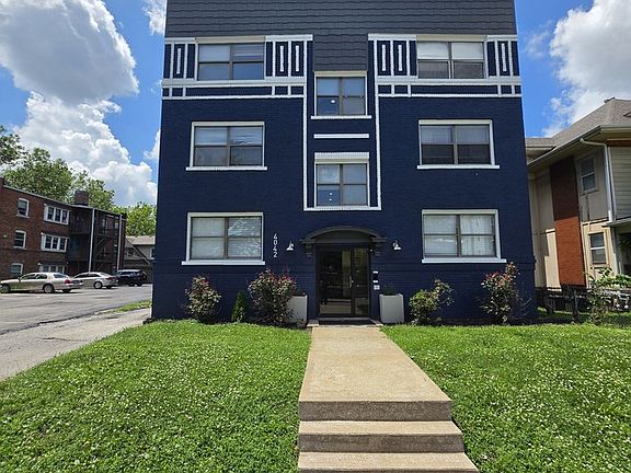 2nd image of 4042 Harrison St #302