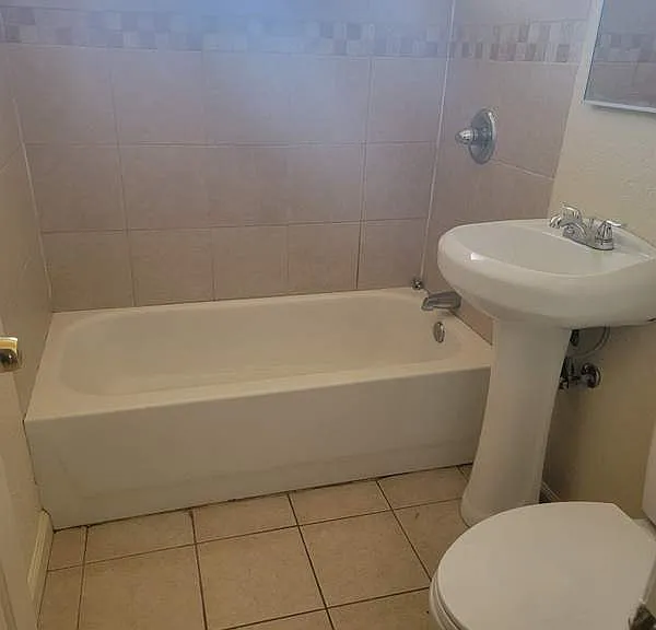 1593 Riverside Dr — Photo 7