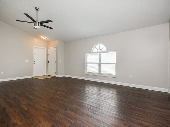 5th image of 7661 Harbor Bend Cir
