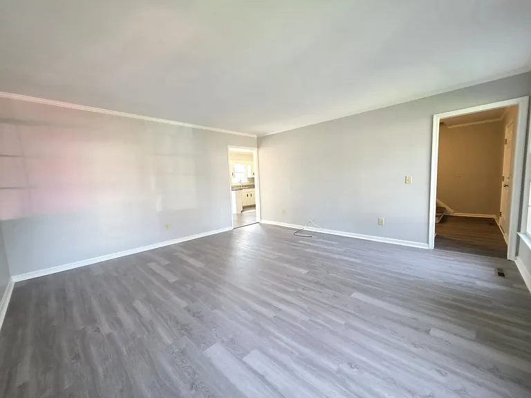 830 Larch Way #1 — Photo 14