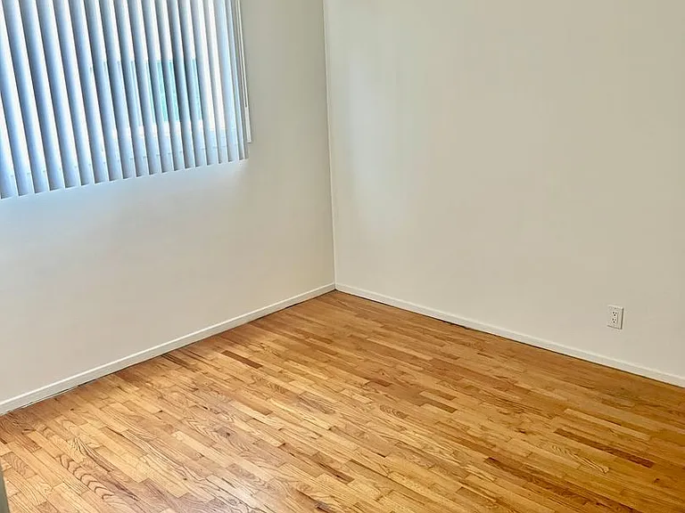 3375 Manning Ave — Photo 17