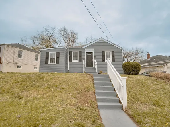 1201 Dunbar Oaks Dr, Capitol Heights, MD 20743