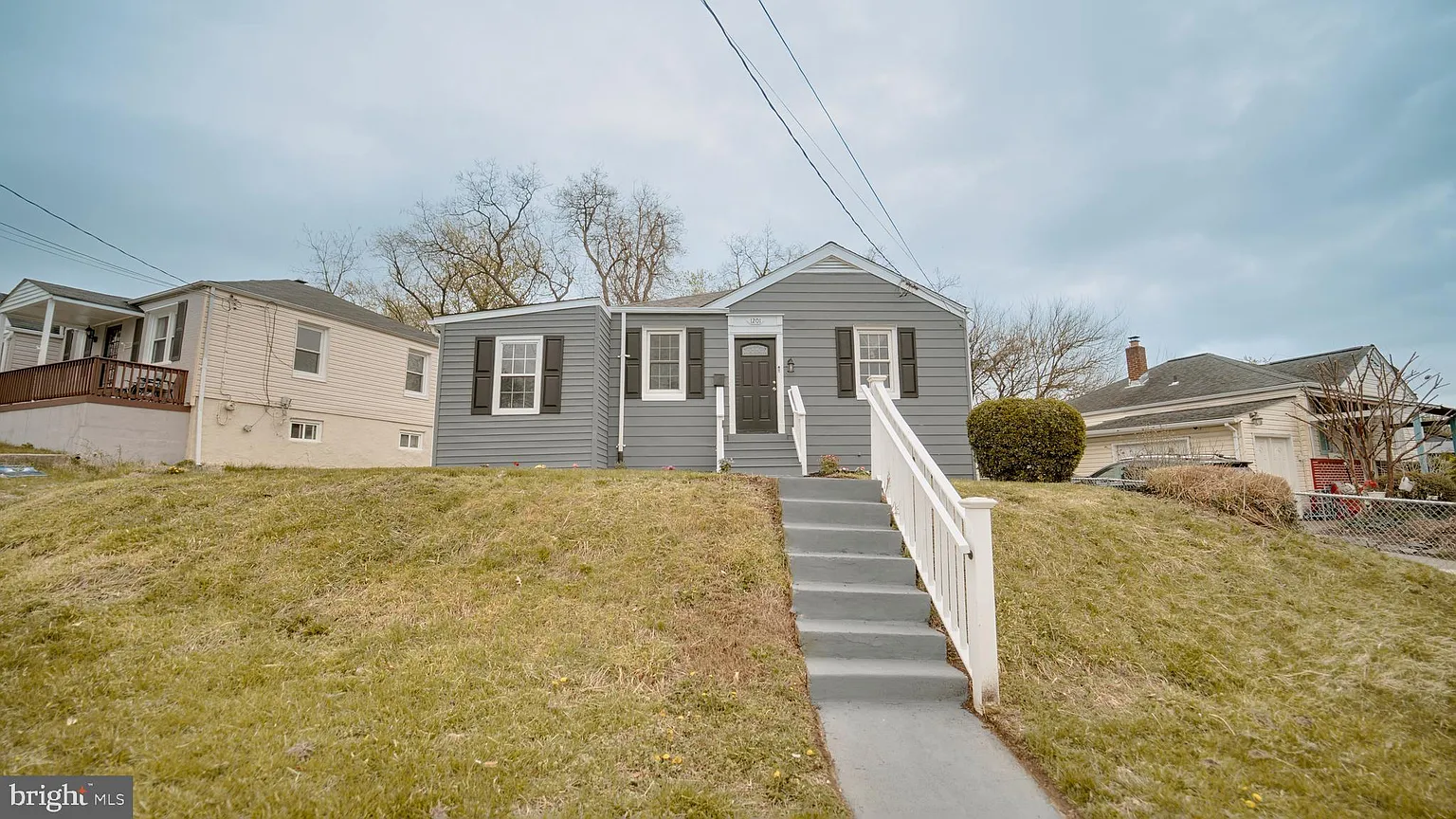 1201 Dunbar Oaks Dr photo 1