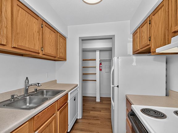 2nd image of 175 Malabu Dr APT 40
