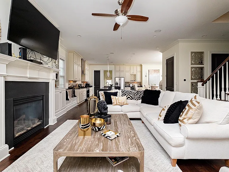 9406 Harlequin St — Photo 11