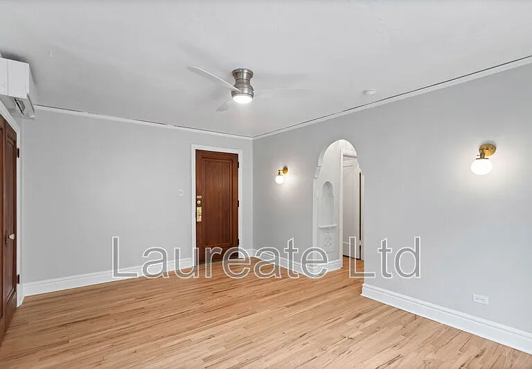 1050 N Pearl St #303 — Photo 3