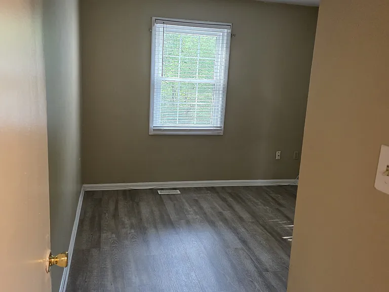 8579 Burlington Ct — Photo 11