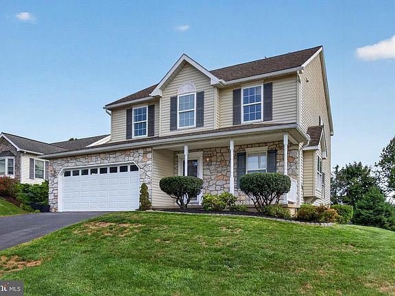 2nd image of 624 Bartlett Dr