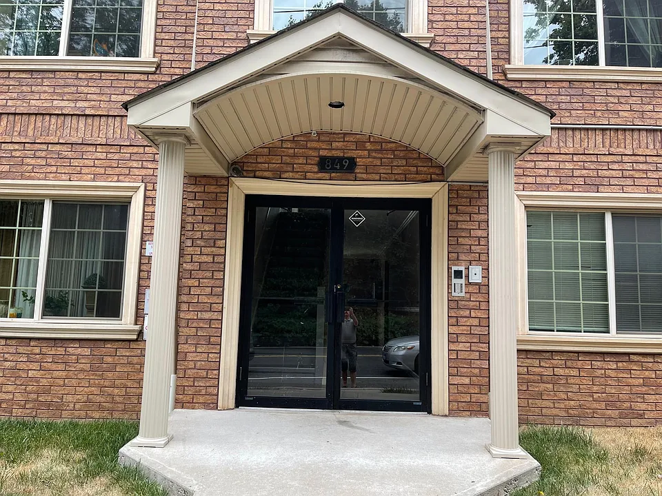 849 Rockland Ave #2A