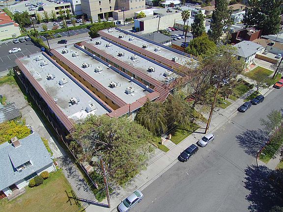 2nd image of 27 Palmetto Dr APT B
