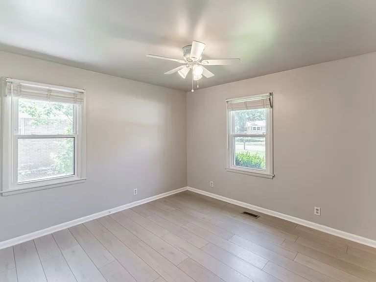 3306 Reynolds Dr NW — Photo 17