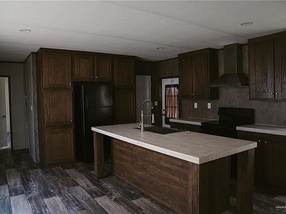 4th image of 601 Amalia Ave