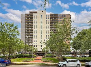 801 N Pitt St APT 419, Alexandria, VA