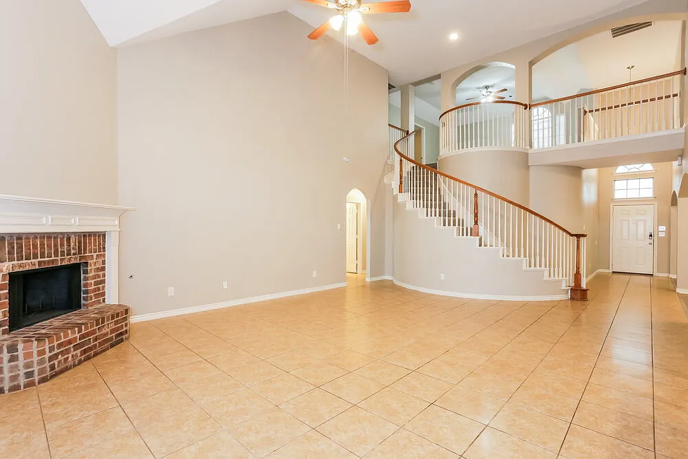 5 bed, 3.5 bath, 3566 sqft, $3,345 — Photo 4