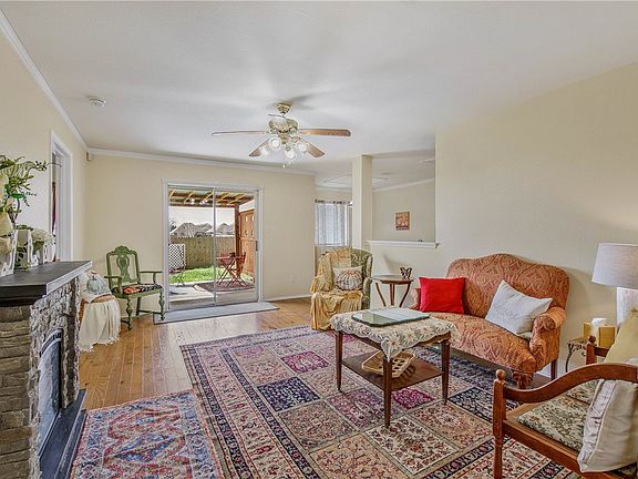 4th image of 15206 Meredith Ln