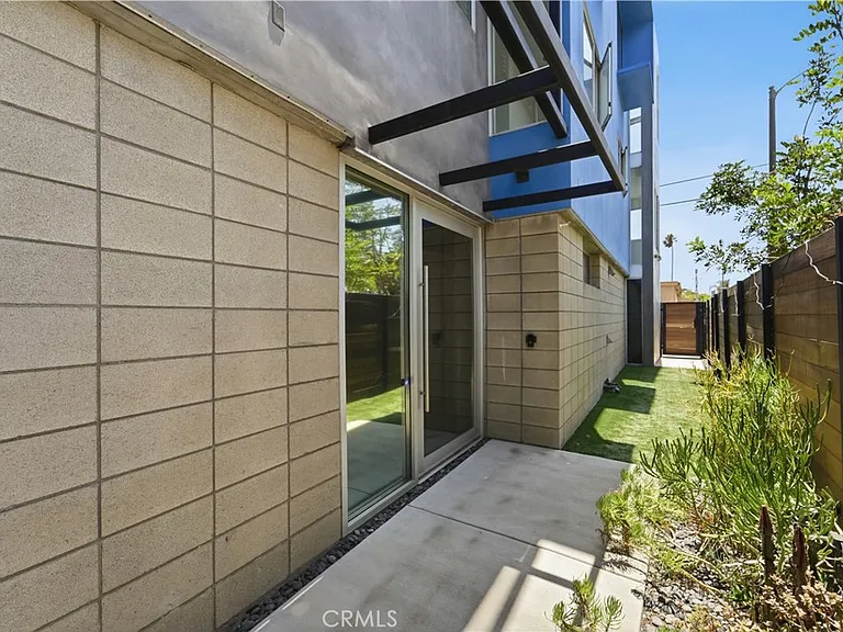 404 Grand Blvd — Photo 6