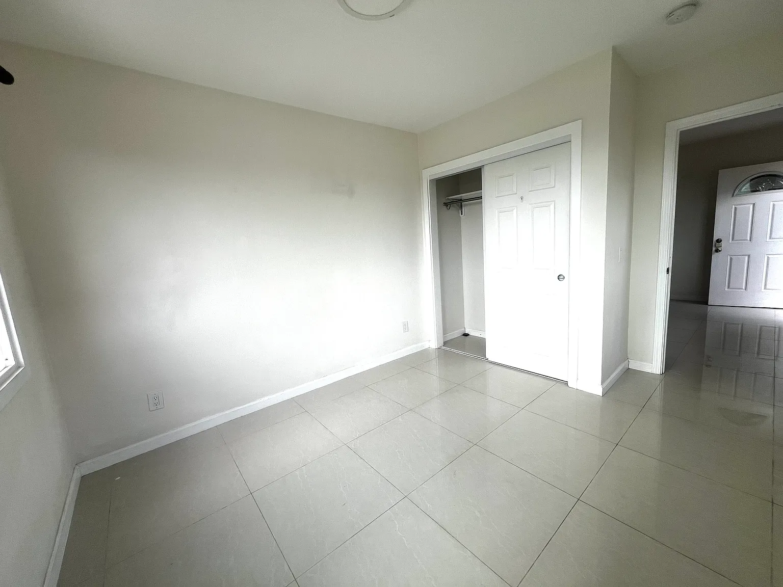 2 bed, 670 sqft, $2,500 — Photo 2