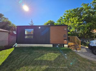 12 Smallwood Dr #R, Toronto, ON M3M 1K8