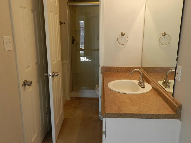 2615 NW Locksley Ln — Photo 8