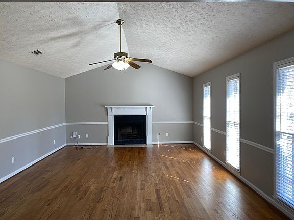 Spacious living room